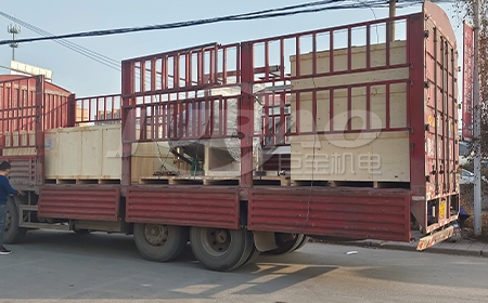 江西宋先生訂購的真空上料機(jī)木箱打包完畢，準(zhǔn)備發(fā)貨